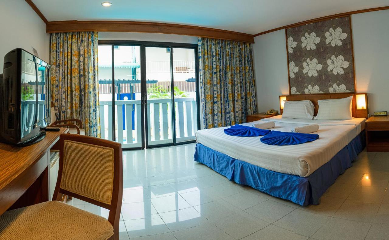Rattana Beach Hotel By Shanaya Karon Exterior photo